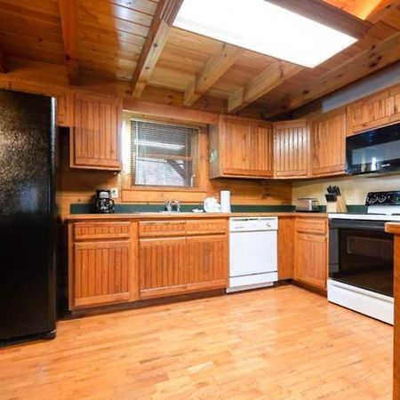 Pigeonforge Cabin Game Roomdog Friendlyhot Tub Pigeon Forge Buitenkant foto
