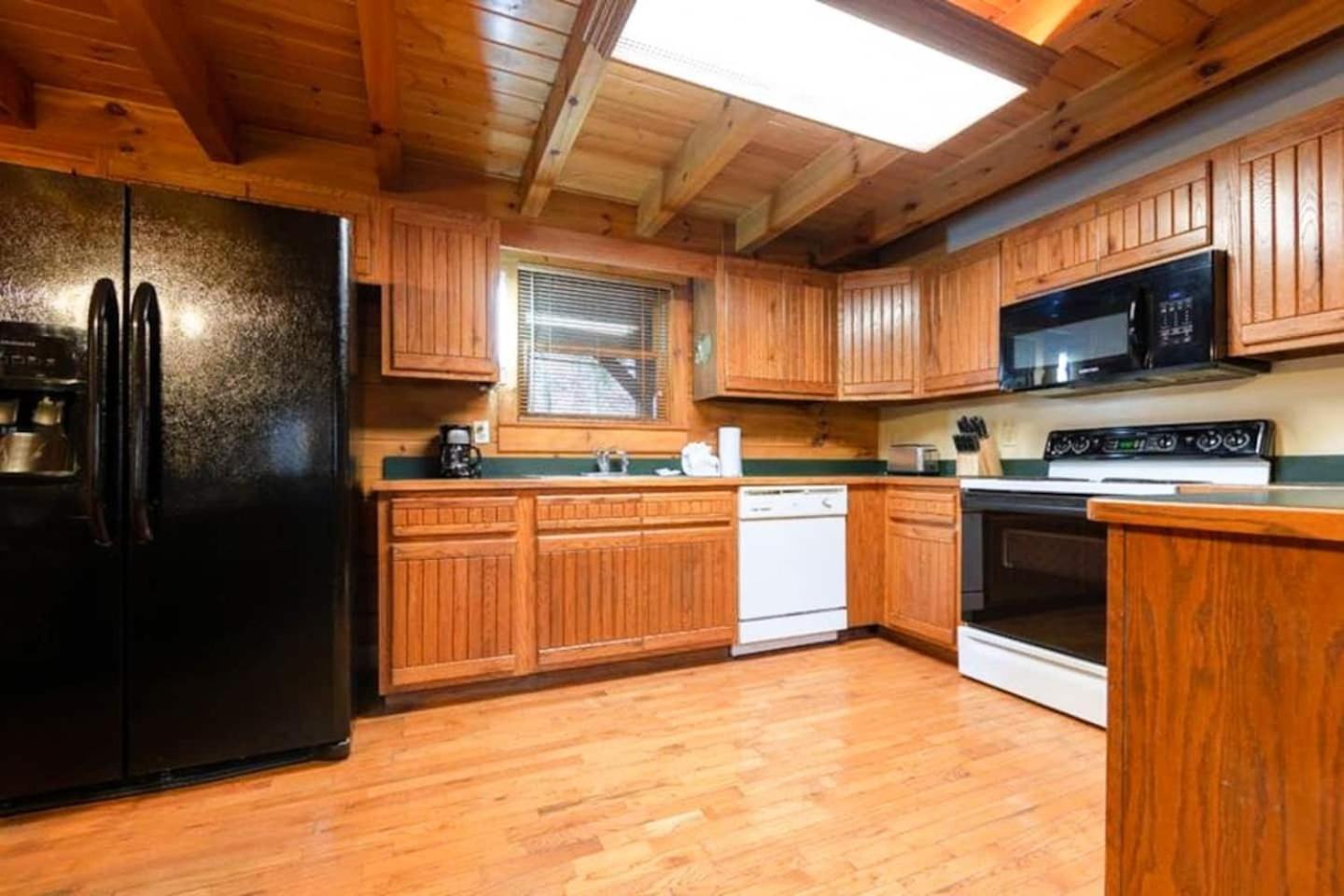 Pigeonforge Cabin Game Roomdog Friendlyhot Tub Pigeon Forge Buitenkant foto