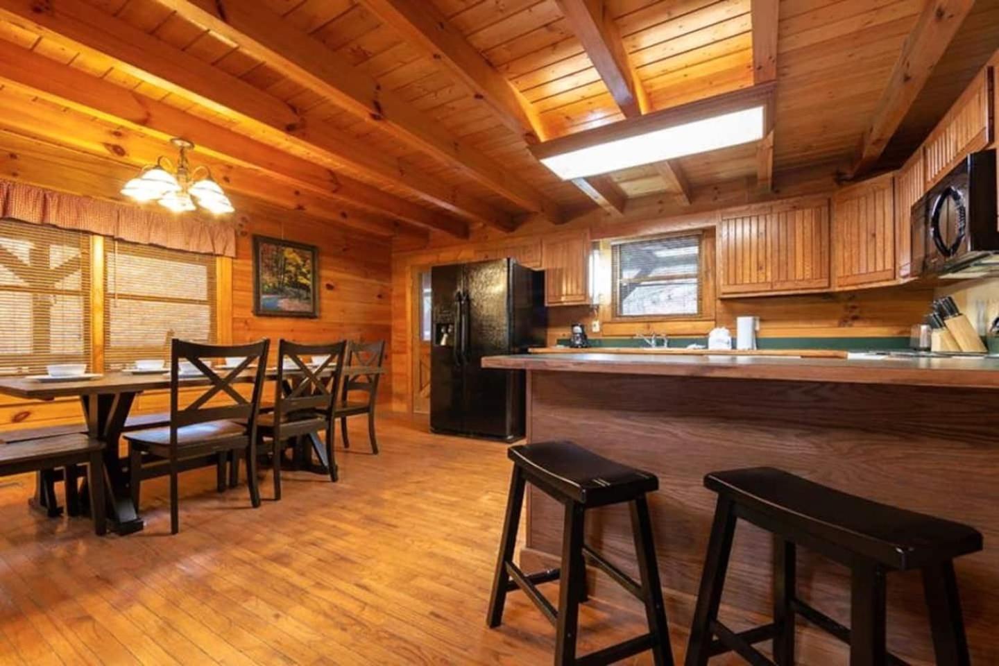 Pigeonforge Cabin Game Roomdog Friendlyhot Tub Pigeon Forge Buitenkant foto