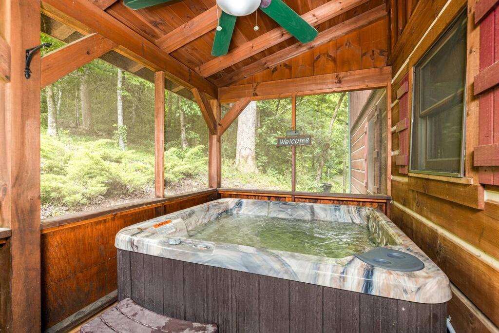Pigeonforge Cabin Game Roomdog Friendlyhot Tub Pigeon Forge Buitenkant foto