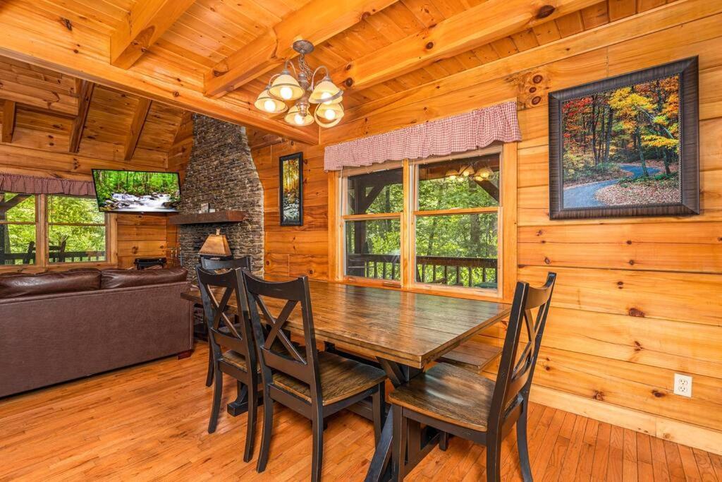 Pigeonforge Cabin Game Roomdog Friendlyhot Tub Pigeon Forge Buitenkant foto