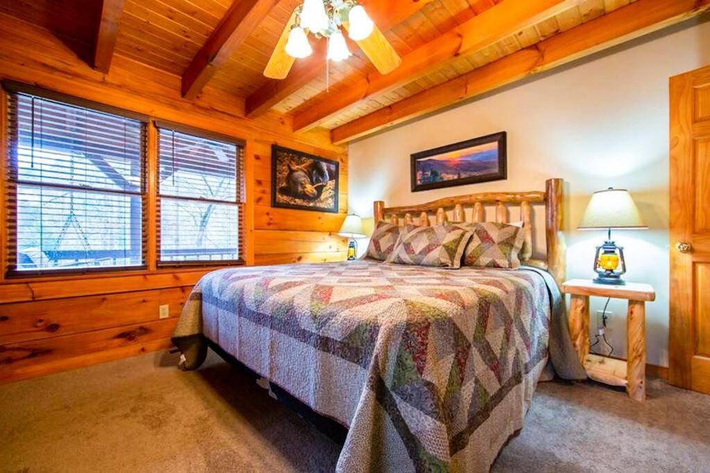 Pigeonforge Cabin Game Roomdog Friendlyhot Tub Pigeon Forge Buitenkant foto