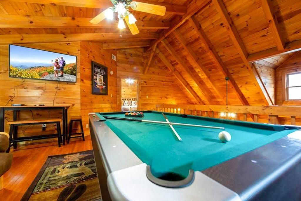 Pigeonforge Cabin Game Roomdog Friendlyhot Tub Pigeon Forge Buitenkant foto