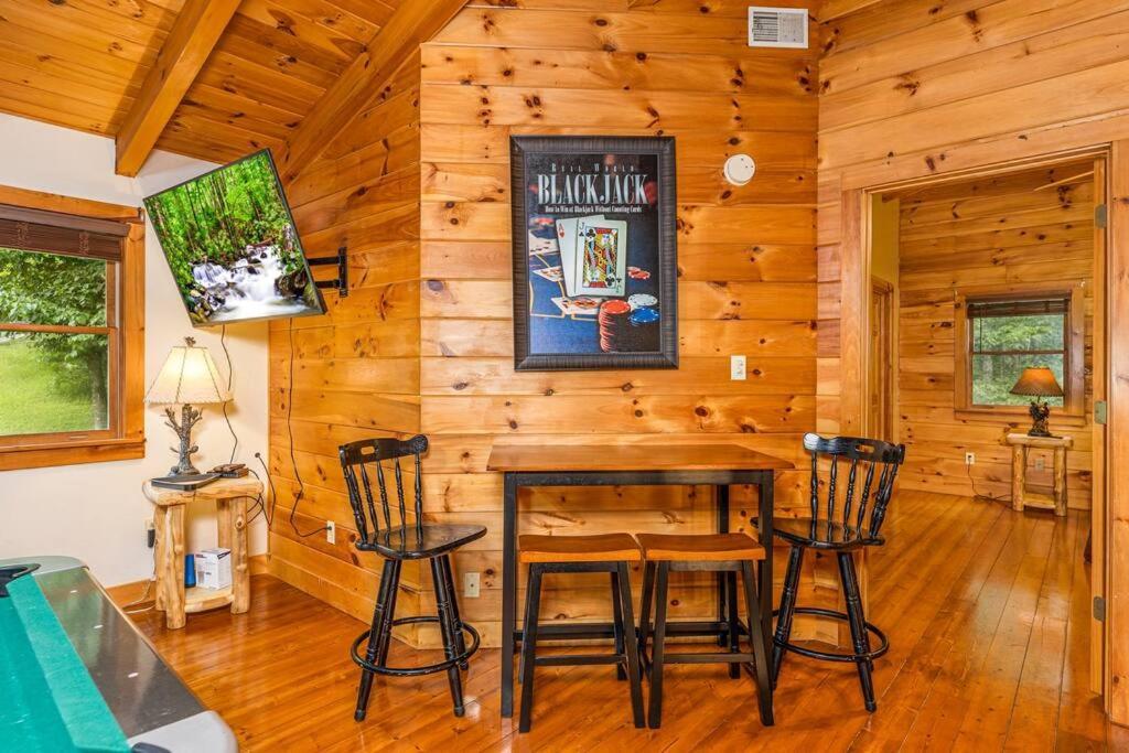 Pigeonforge Cabin Game Roomdog Friendlyhot Tub Pigeon Forge Buitenkant foto